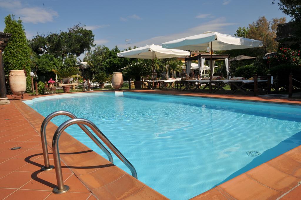 Hotel Atlantic Marina Di Carrara Εξωτερικό φωτογραφία