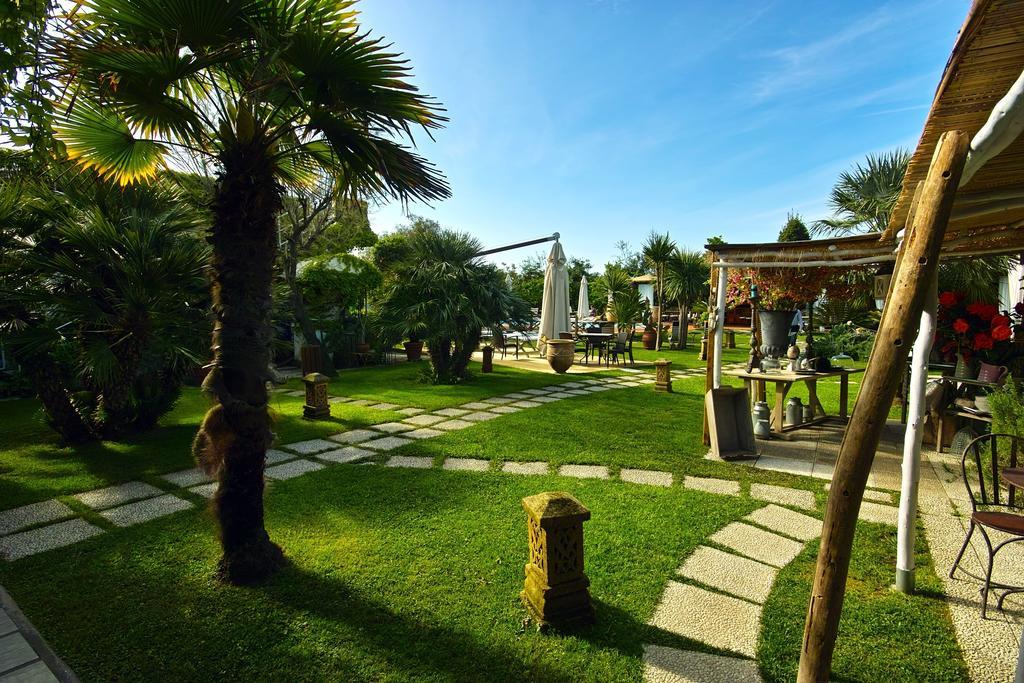 Hotel Atlantic Marina Di Carrara Εξωτερικό φωτογραφία