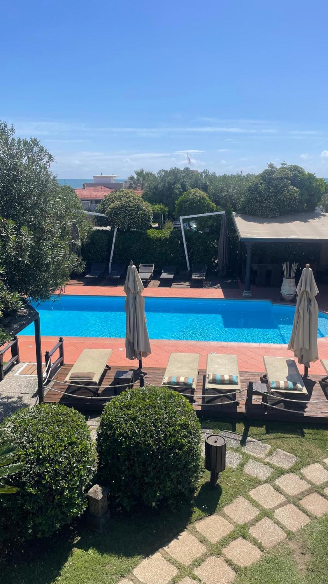 Hotel Atlantic Marina Di Carrara Εξωτερικό φωτογραφία