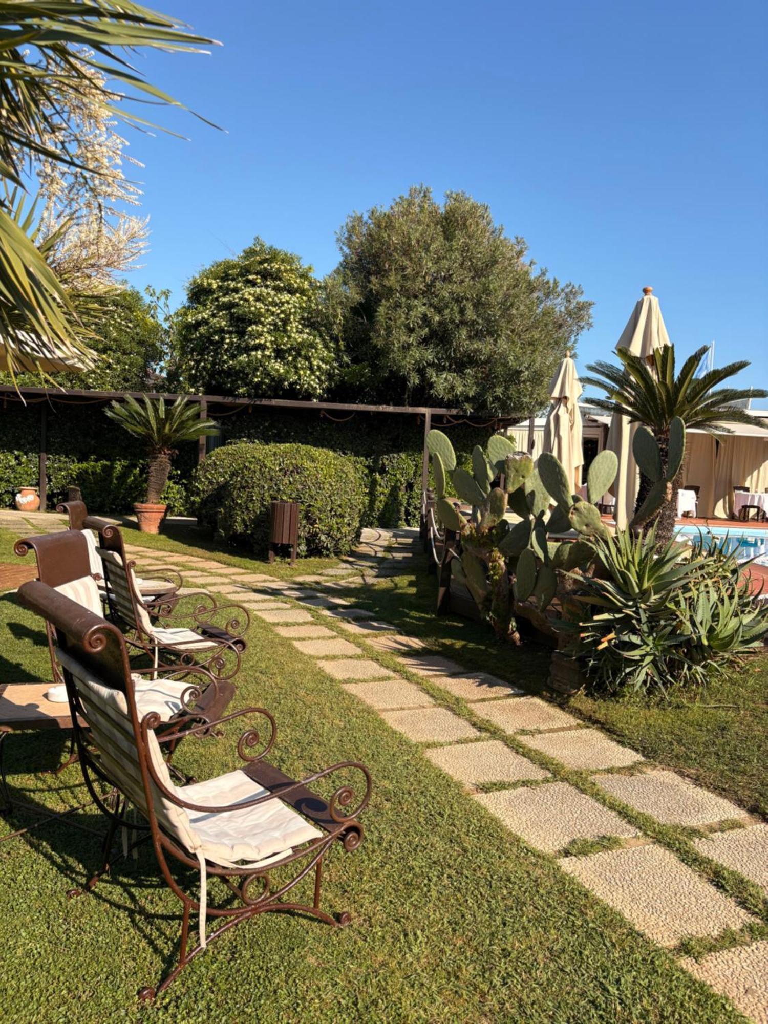 Hotel Atlantic Marina Di Carrara Εξωτερικό φωτογραφία