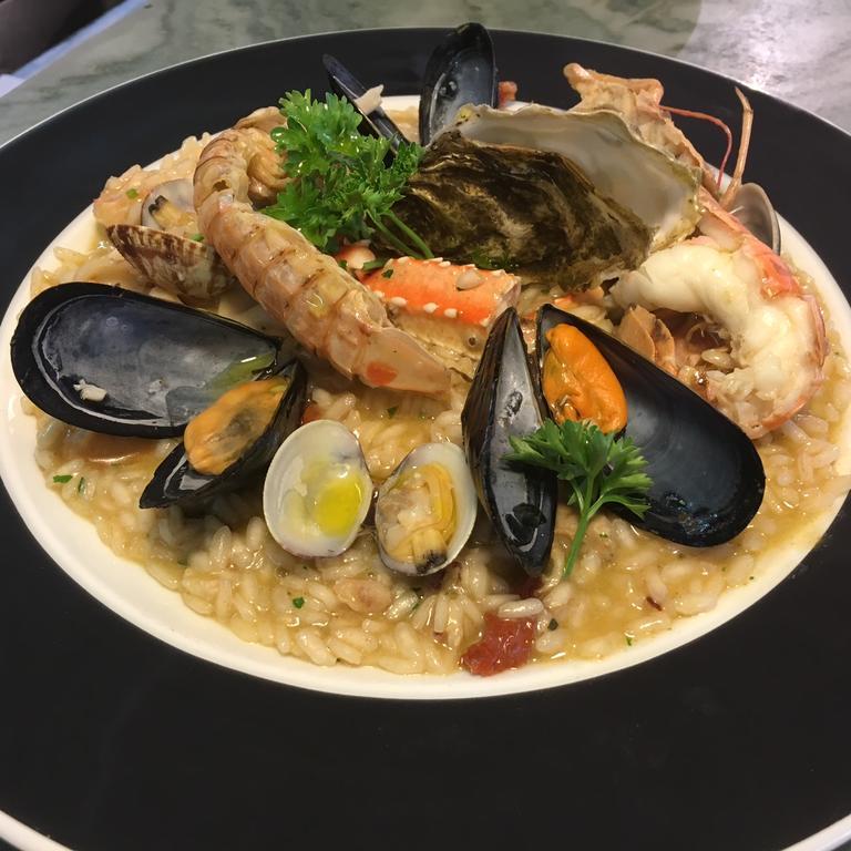 Hotel Atlantic Marina Di Carrara Εξωτερικό φωτογραφία