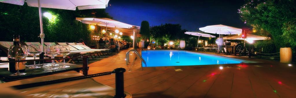 Hotel Atlantic Marina Di Carrara Εξωτερικό φωτογραφία
